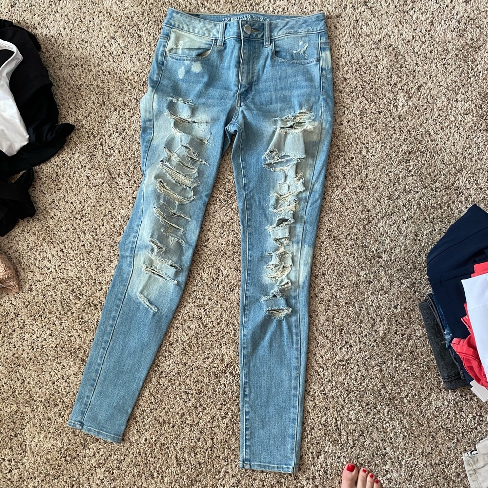 Distressed Light-washed Jeans